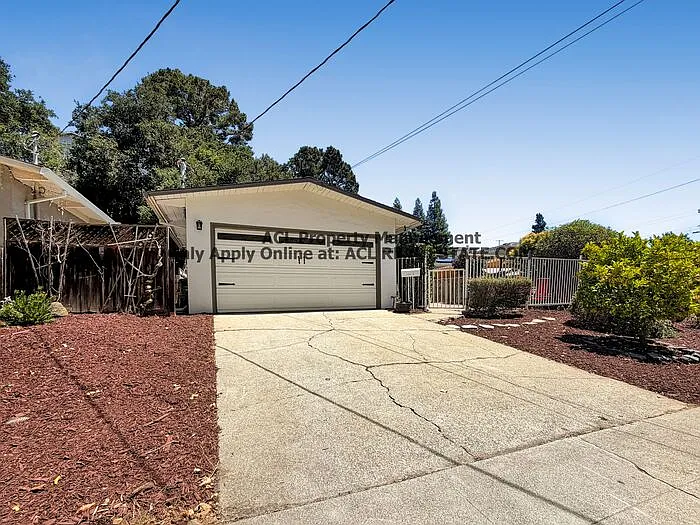18372 Joseph Dr — Photo 16
