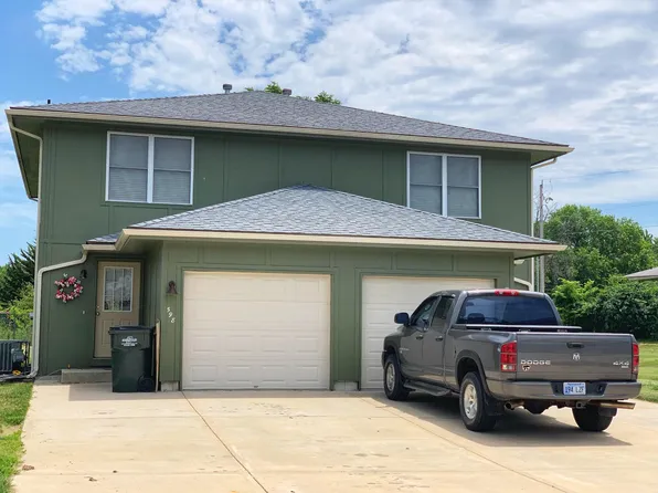 596 Glen Ct, Lansing, KS 66043