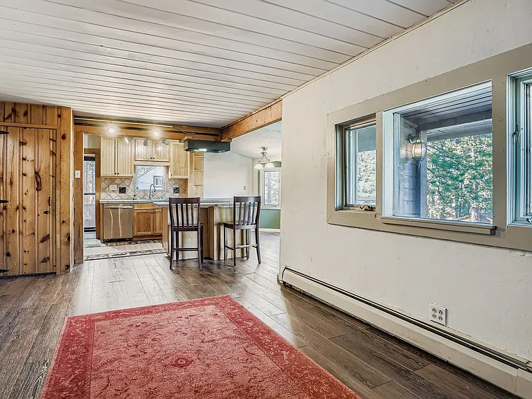 30172 Hilltop Dr — Photo 3