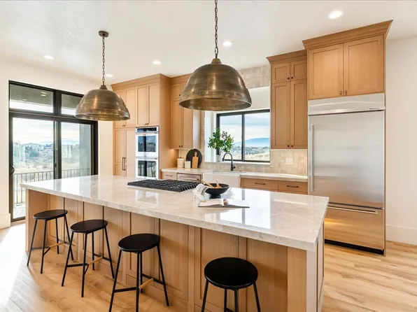1642 E Center Point Dr, Lehi, UT 84043