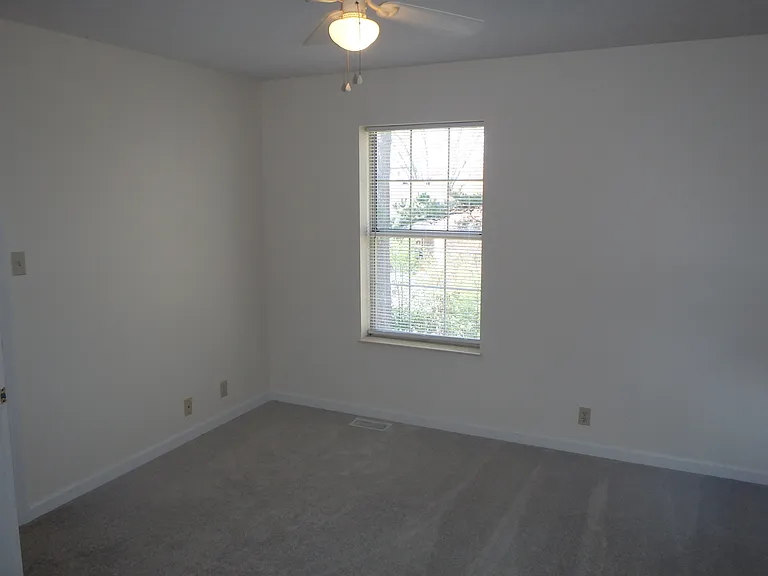 831 Claybrook Ct — Photo 15