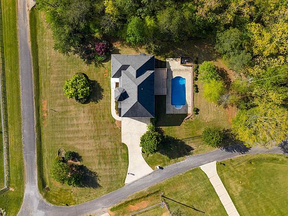5th image of 10 Anderson Mountain Dr