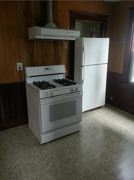 1st image of 198 Chapin Ave