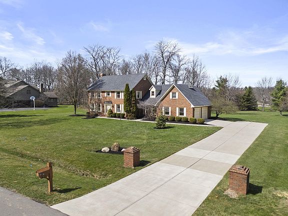 5th image of 626 Retreat Ln N