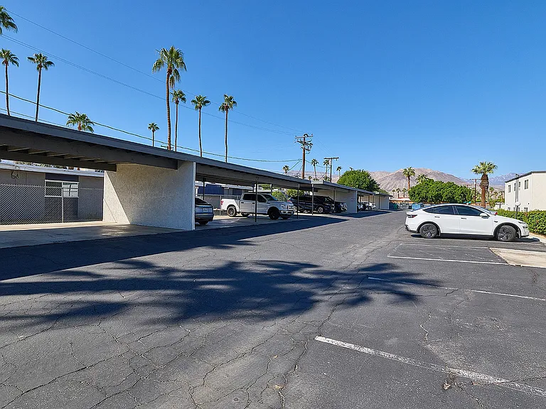 Panorama Apartments — Photo 23