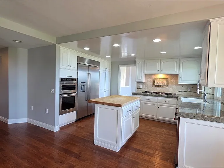 8 Miranda — Photo 10