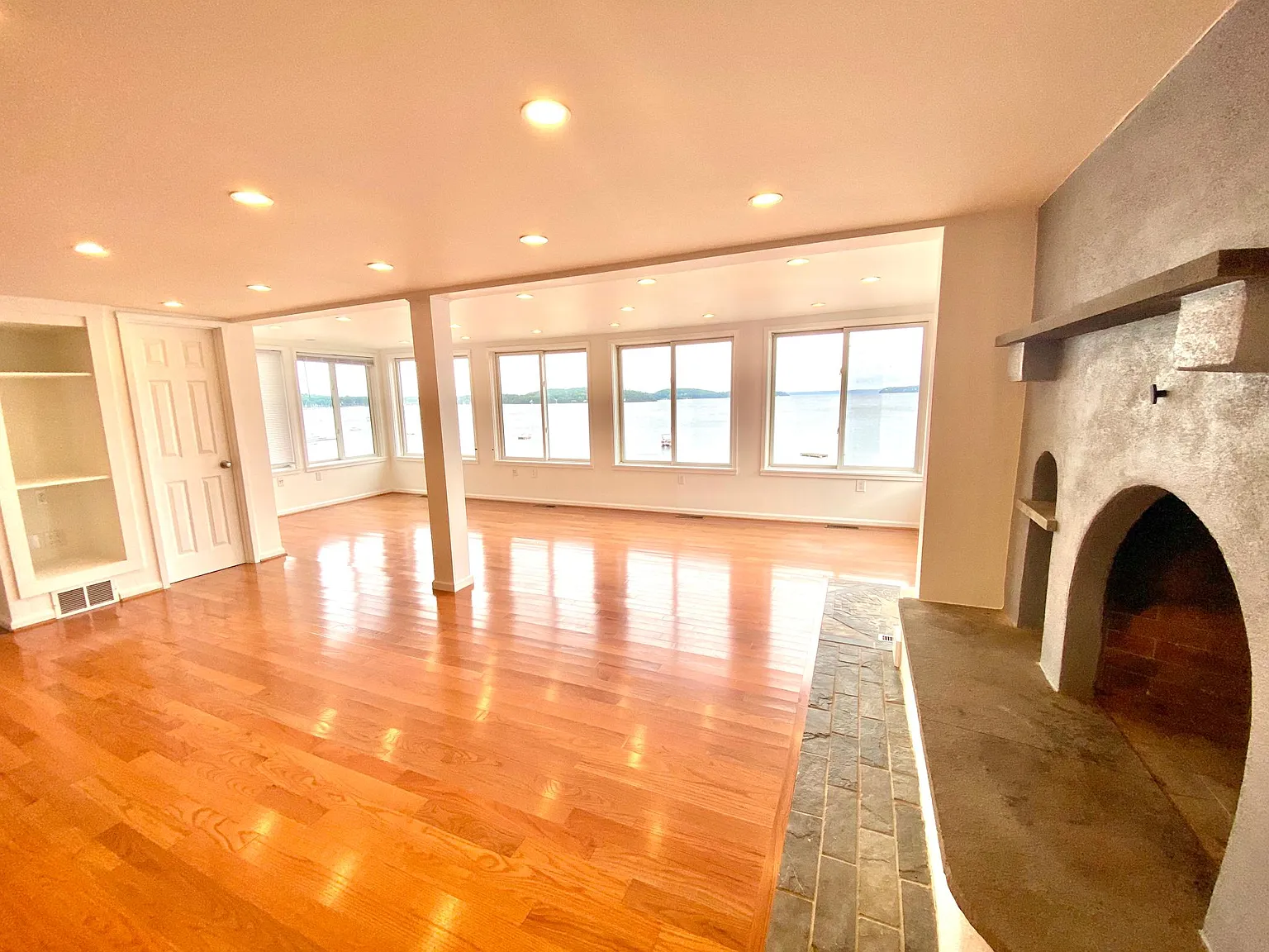 3 bed, 2000 sqft, $4,550 — Photo 2