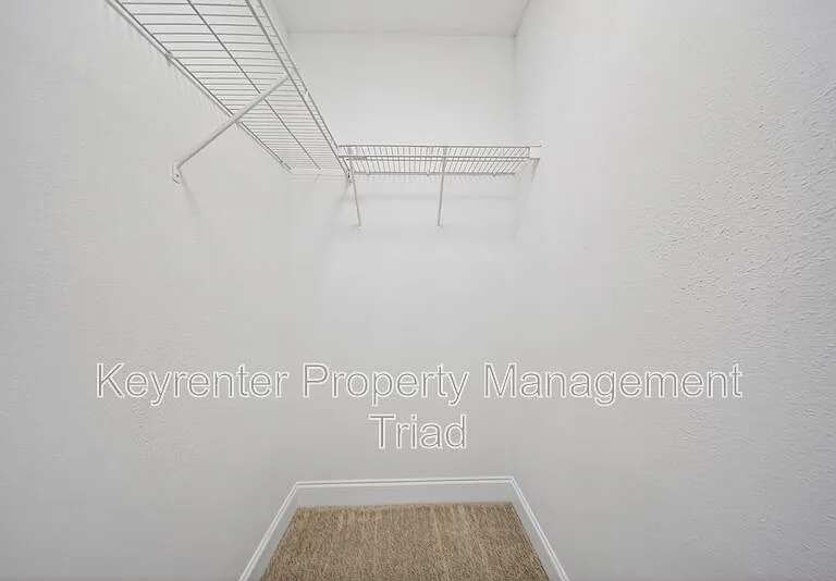 1153 Hawick Dr — Photo 25