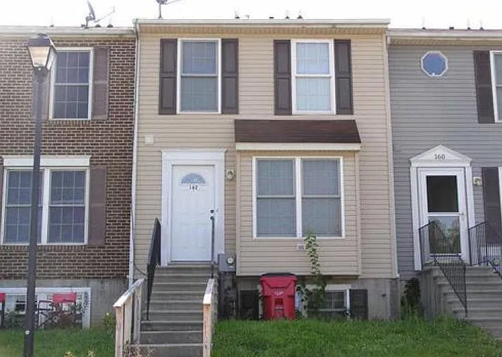 162 Lee St — Photo 2