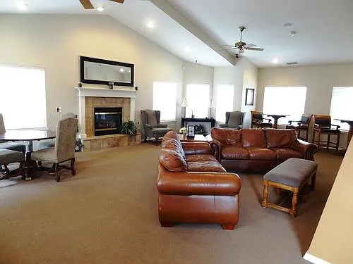 1805 E Overland Rd — Photo 13
