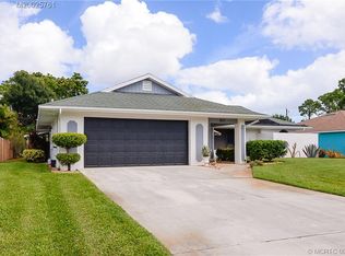 817 SE Cavern Ave, Port Saint Lucie, FL 34983