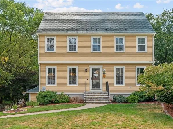 26 Mashie Rd, Cumberland, RI 02864