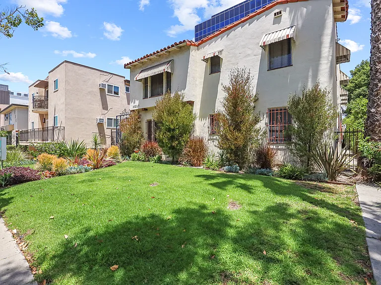 Blackburn Grove by Wiseman Exterior Street View