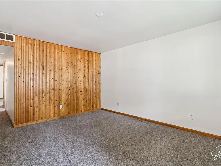 8684 Republic Ave — Photo 5