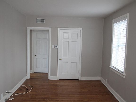 3rd image of 7752 Kingsbury Blvd APT 2W