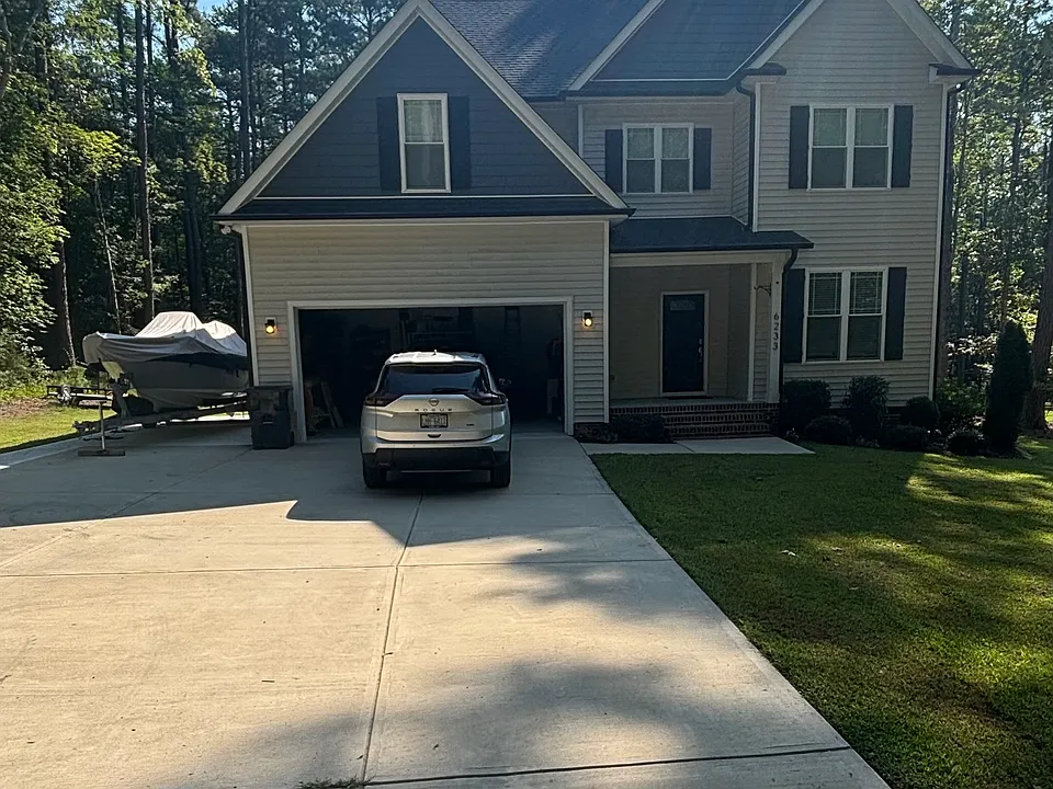 6233 Reagan Ln