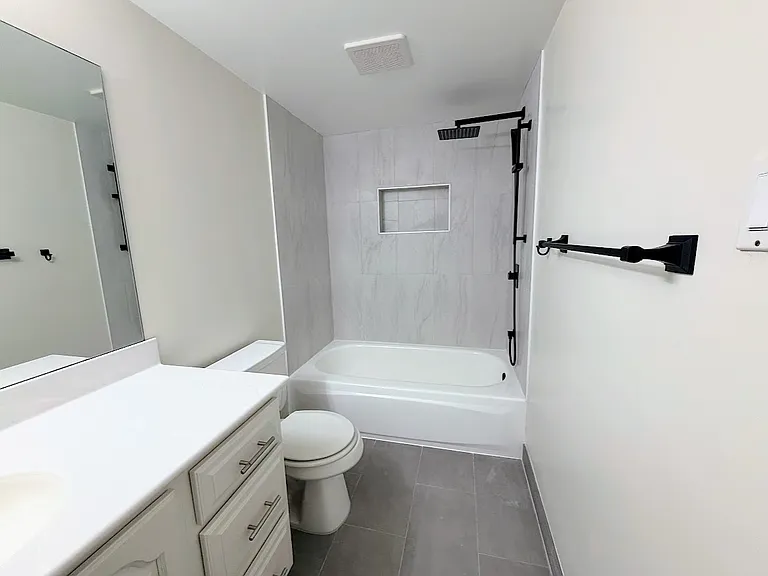 7101 Admiralty Ln — Photo 13