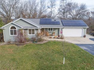 W8986 Hilltop Rd, Portage, WI 53901