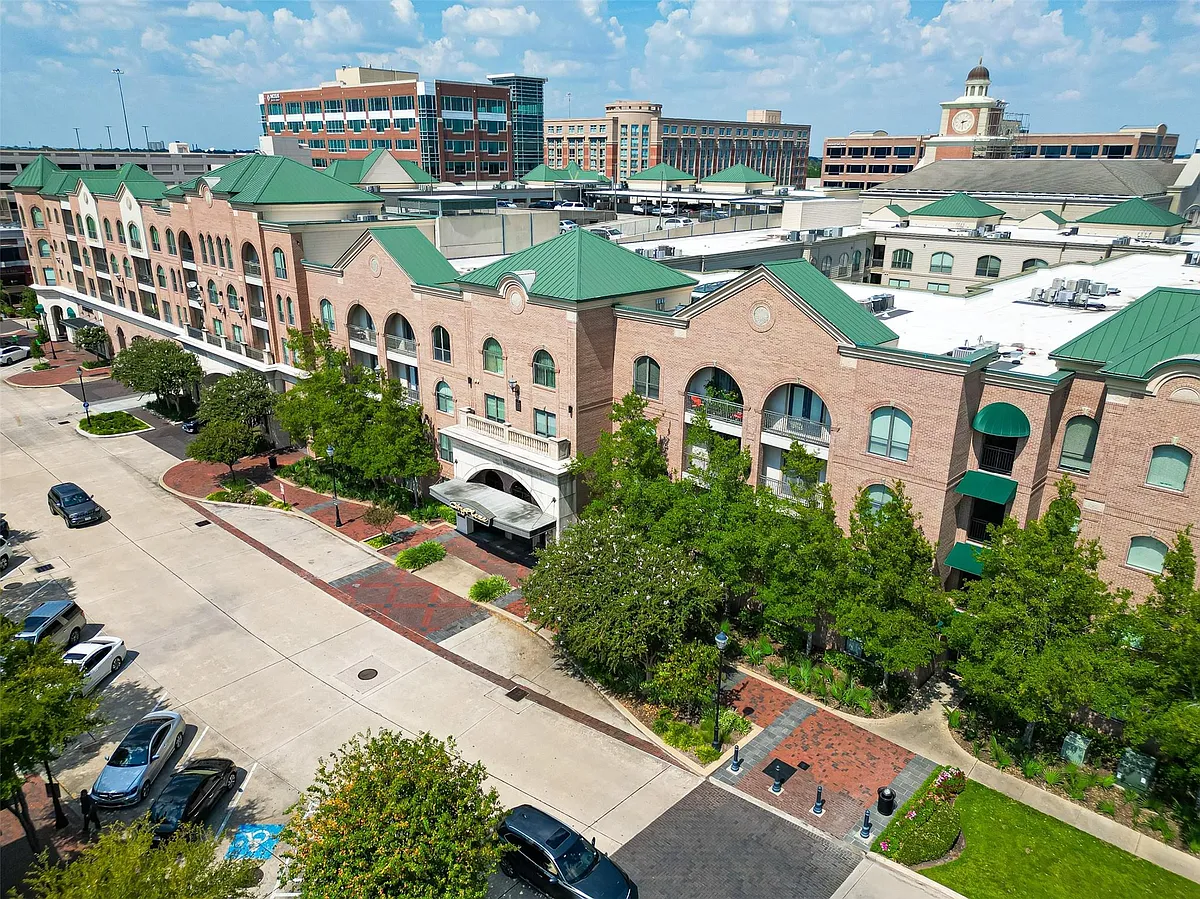 Building Photo - 2299 Lone Star Dr #444