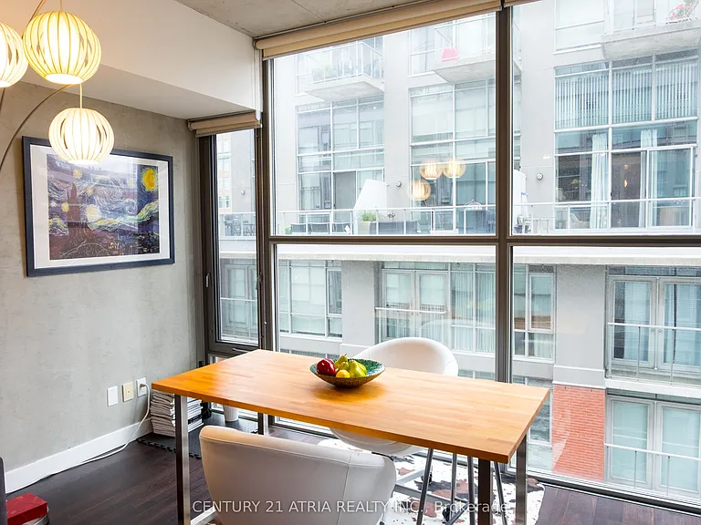 25 Oxley St #706 — Photo 2
