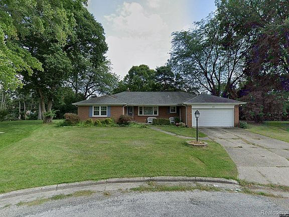3rd image of 50 Shadyside Ct