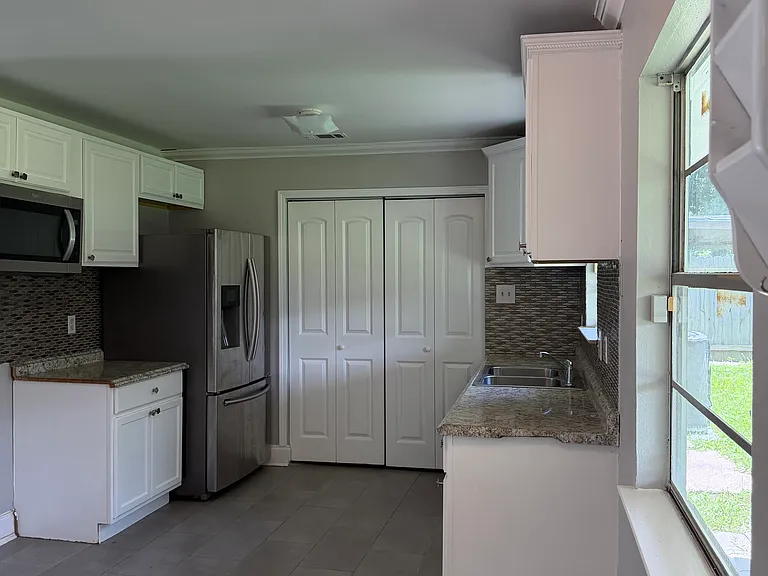 8778 Houma Dr — Photo 10