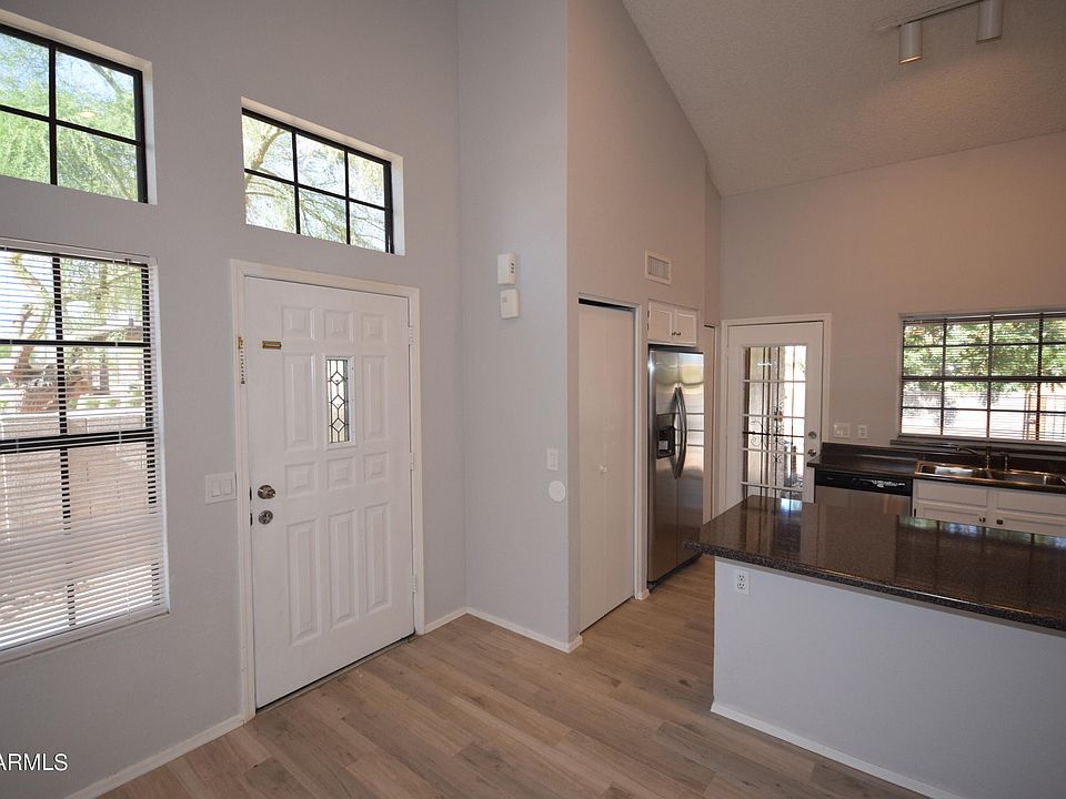 1st image of 921 W UNIVERSITY Drive #1081