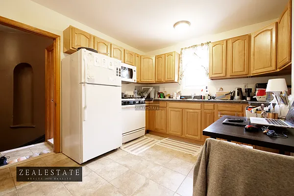 Rented by ZealEstate Group Inc | media 31