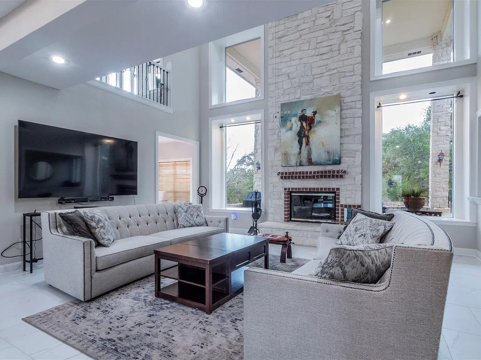 3 bed, 3.5 bath, 2748 sqft, $3,600 — Photo 4