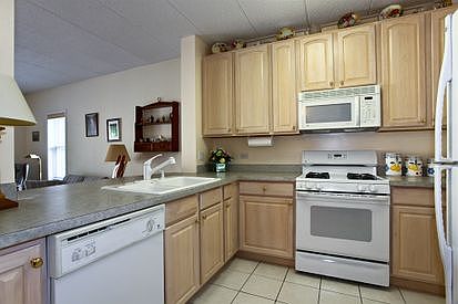 4th image of 111 N Wheaton Ave Unit 205