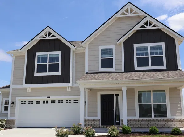 9823 Glad Grist Dr, McCordsville, IN 46055