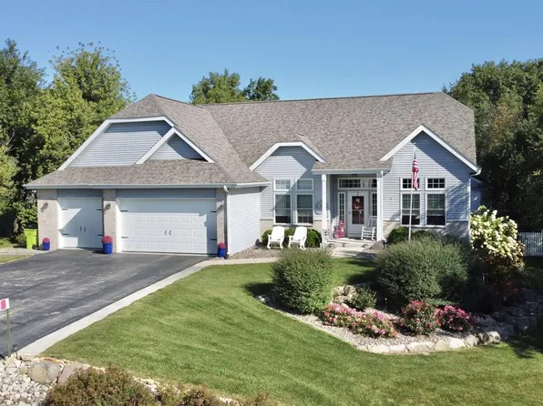 933 East Meadow Circle, Edgerton, WI 53534