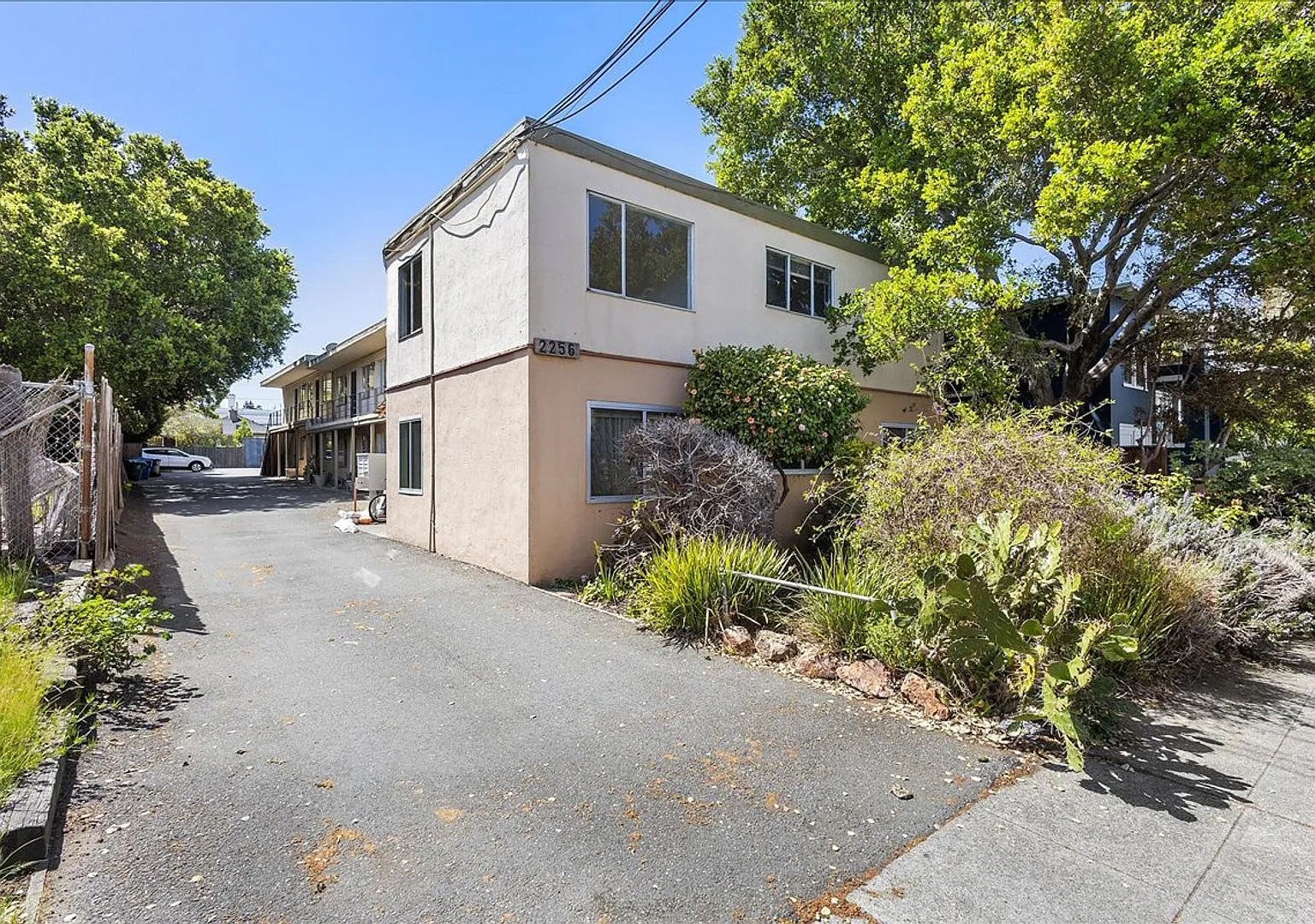2256 Pacific Ave #G - 2 bedroom | 1 bath | Upper unit — Photo 1