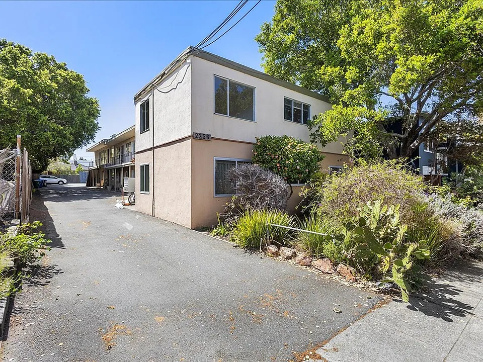 2256 Pacific Ave #G - 2 bedroom | 1 bath | Upper unit
