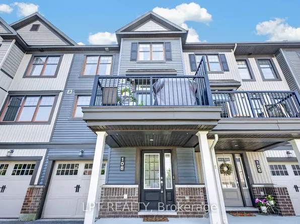 108 Sweetwater Ln, Ottawa, ON K2T 0L1