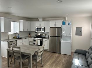 320 9th St #100, Huntington Beach, CA 92648