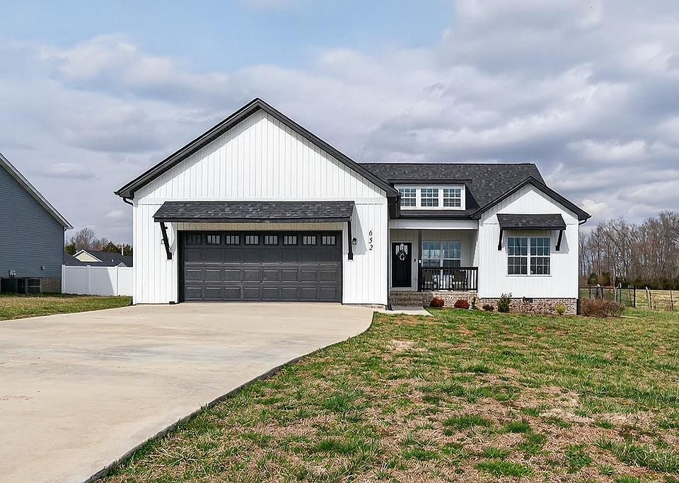 1st image of 652 Clog Valley Dr