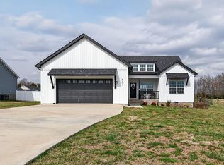 652 Clog Valley Dr, Sparta, TN 38583