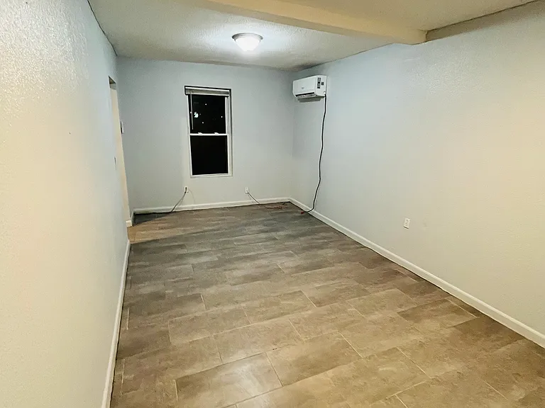 920 E Seneca Ave #B — Photo 7