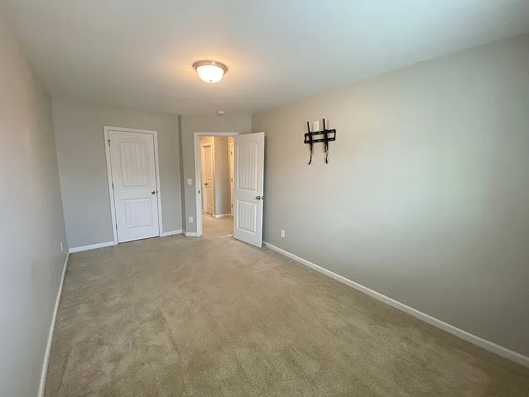 35 S Grey Abbey Dr — Photo 19
