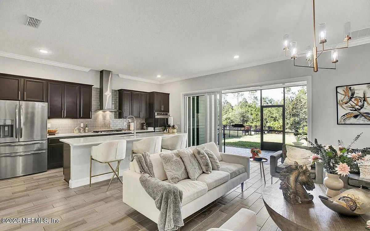 4 bed, 3.0 bath, 3385 sqft, $5,000 — Photo 3