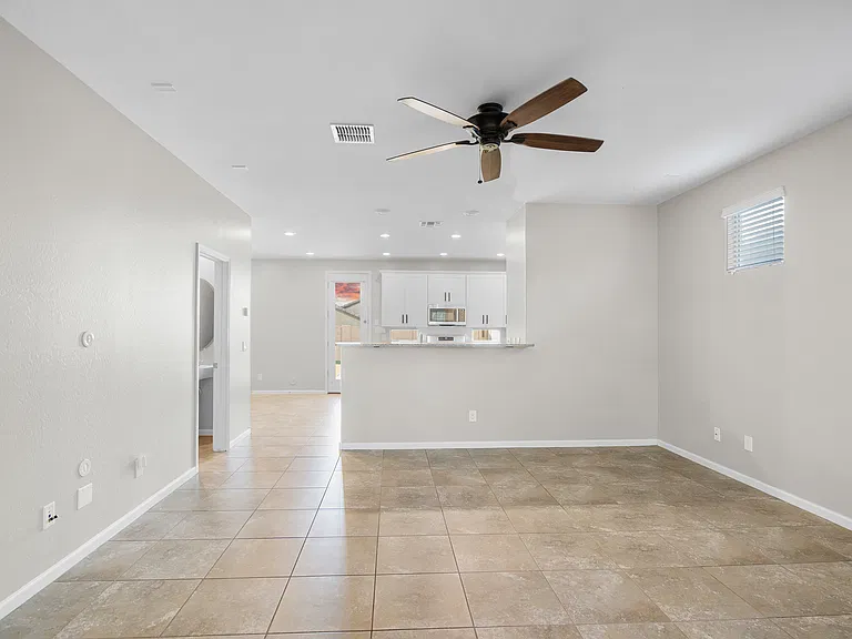 932 W Capulin Trl — Photo 7