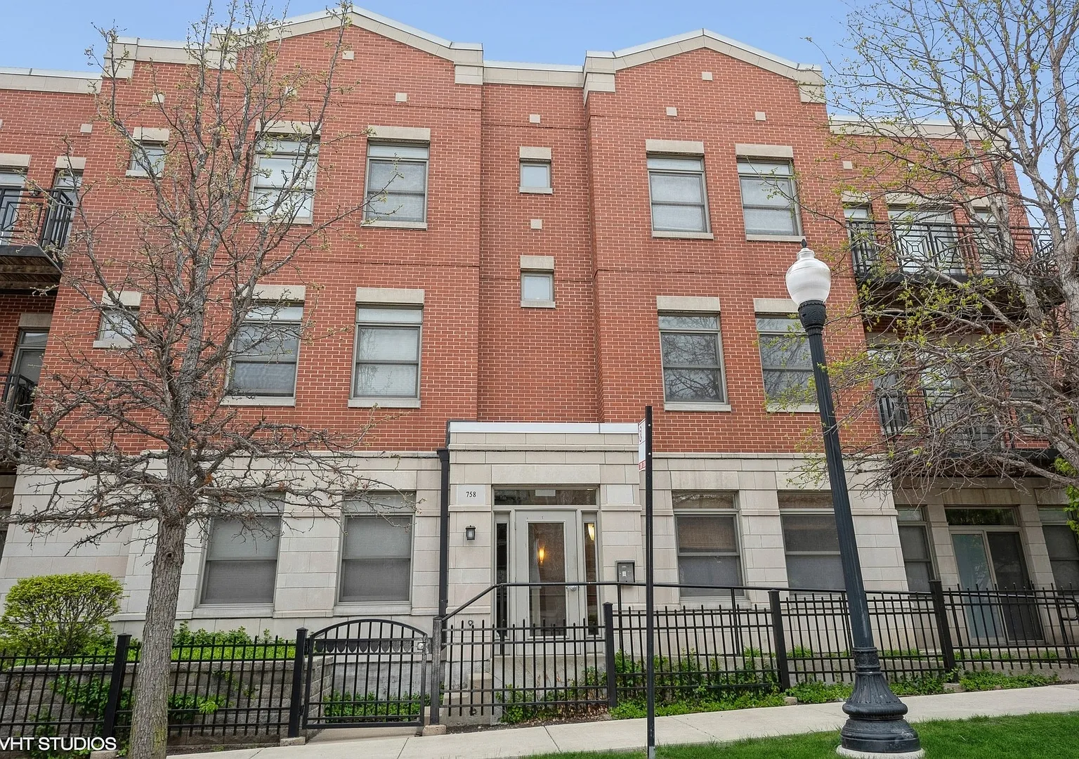 2 bed, 1152 sqft, $2,750 — Photo 3