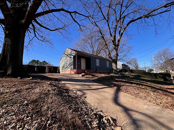 3rd image of 2739 Frisco Ave