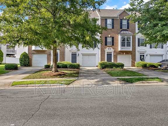 2nd image of 940 Tiger Ln