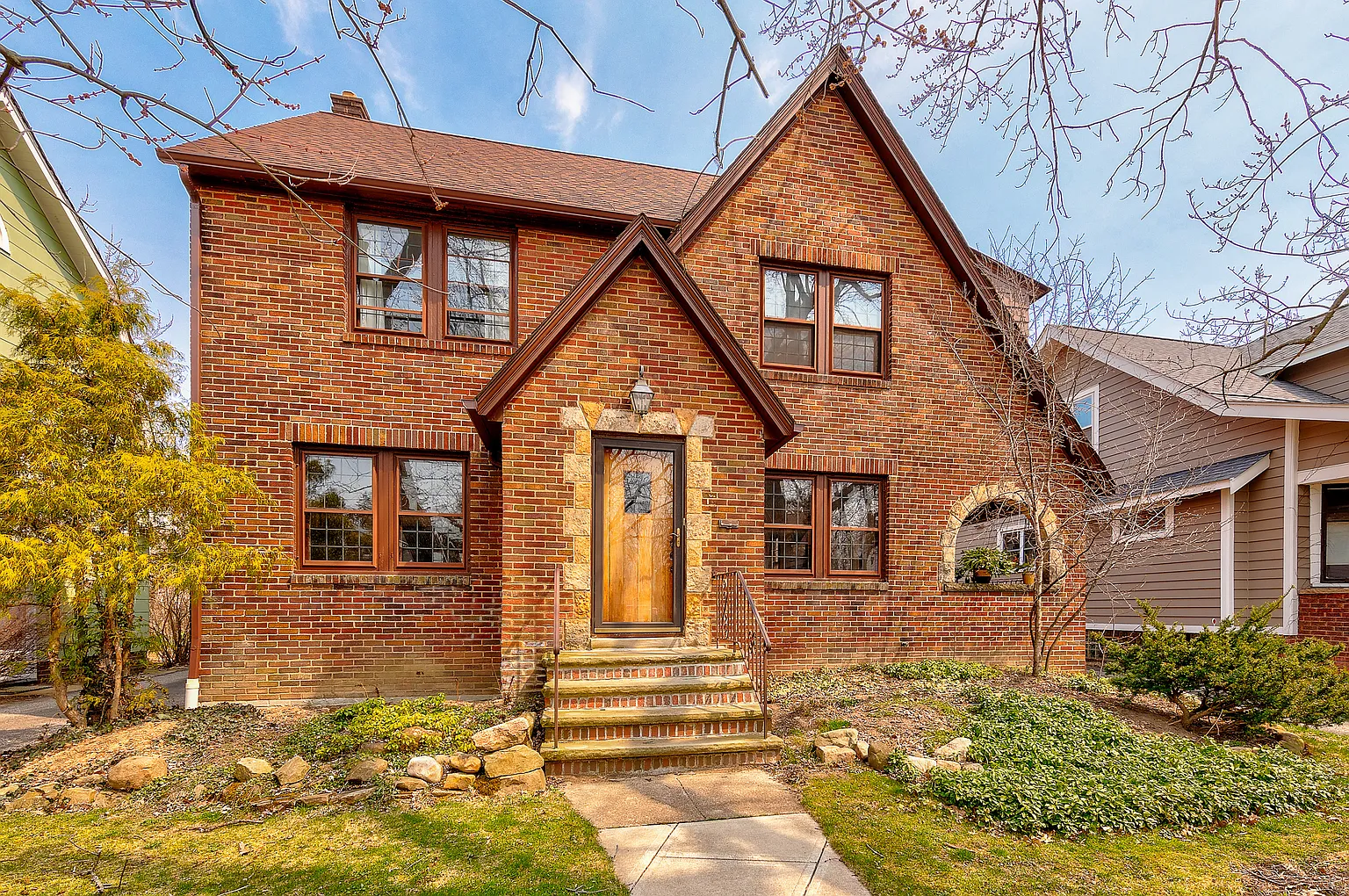 2589 Canterbury Rd photo 1