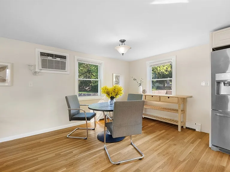 221 Totten Pond Rd — Photo 10