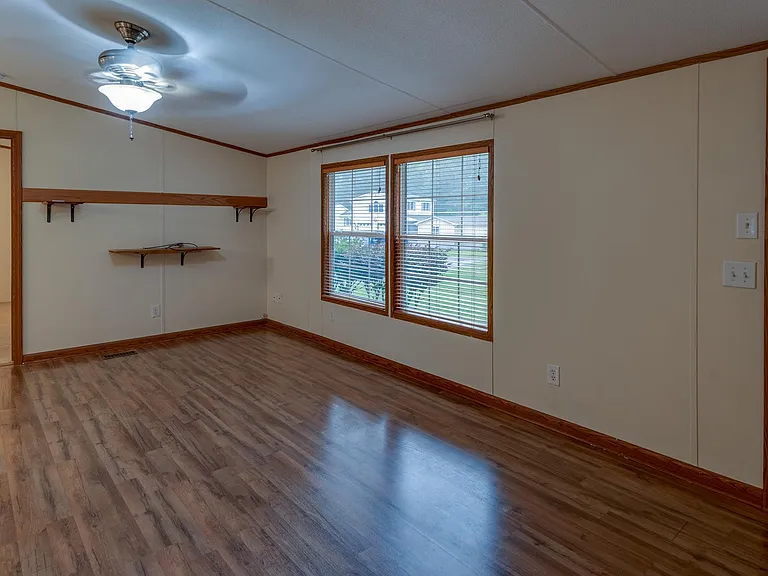 45170 Settlers Ln — Photo 4