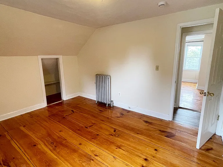 136 Central St — Photo 28