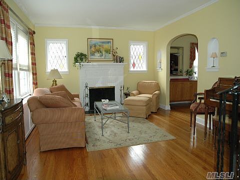 Living Room w/FP